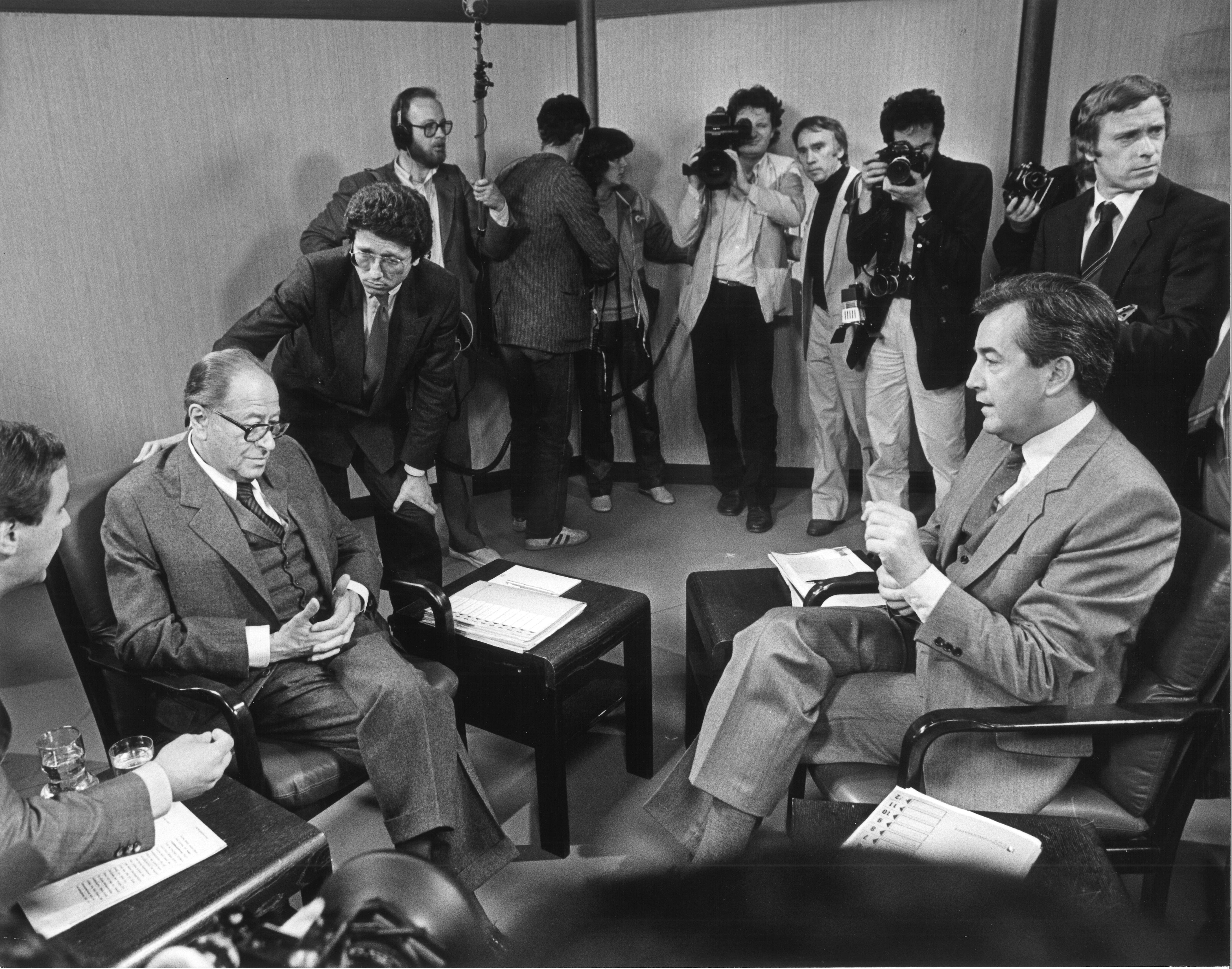 Wolfgang Petritsch bei einem Fernseh-Duell von Bruno Kreisky und Alois Mock, 1983